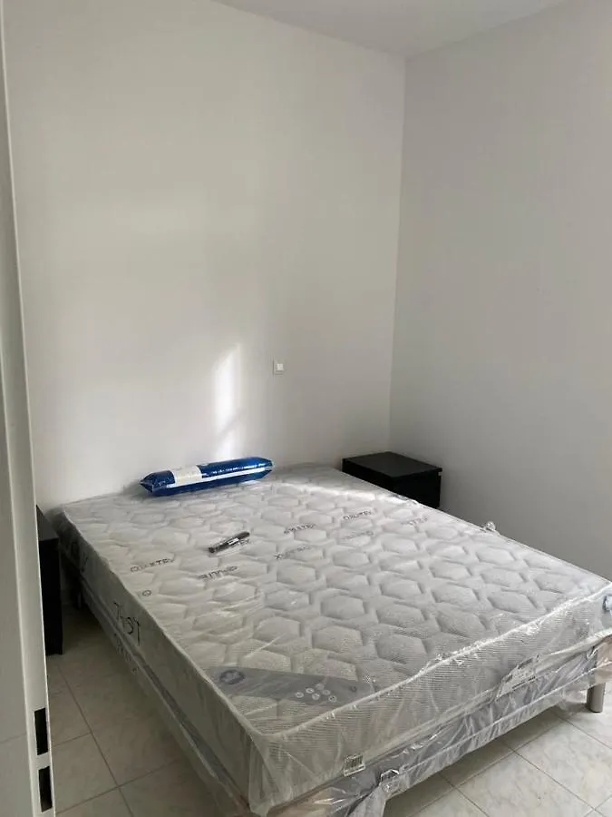 Five Stars C4 Aparthotel Marseille 0*,
